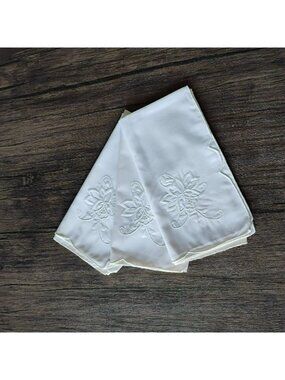 Vintage White Cotton Embroidered Floral Napkins Set Of 3, Cottagecore Scalloped